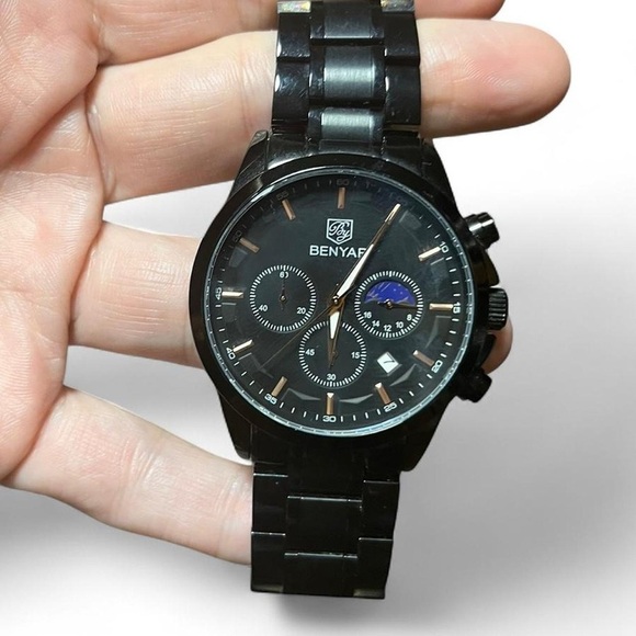 Black Chronograph Watch with Metal Case and Date Window​​ - Picture 2 of 5